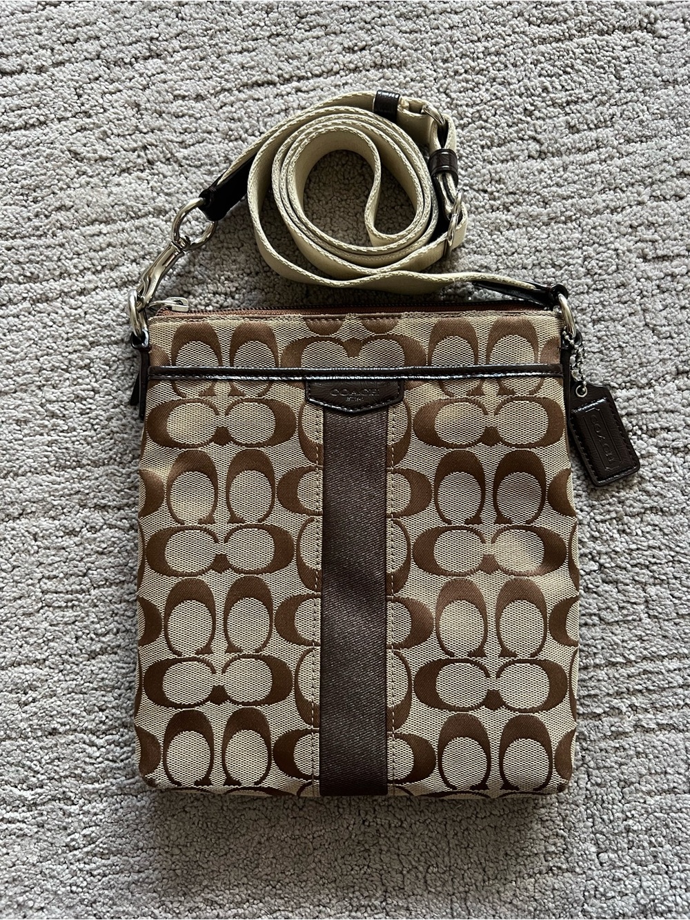 Coach Signature Canvas Swingpack